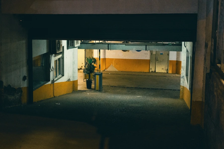 Lectura de matrículas en parkings comunitarios: cuándo merece la pena
